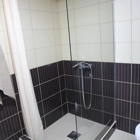 T&m, Sa Parkingom Daire Obrenovac (Belgrade)