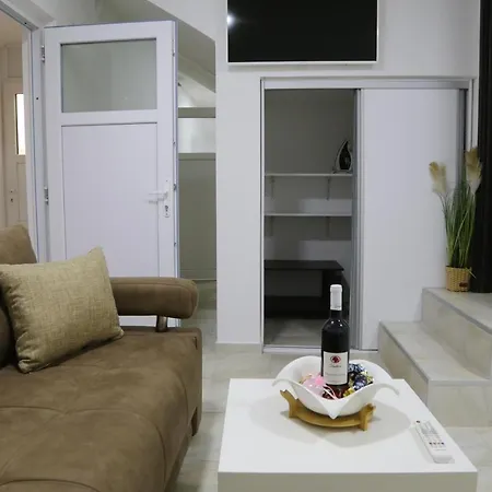 Daire T&m, Sa Parkingom *