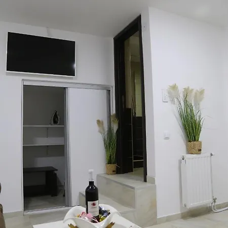 Daire T&m, Sa Parkingom